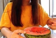 娱乐吃瓜酱留学生,娱乐吃瓜酱带你领略留学生活趣味瞬间